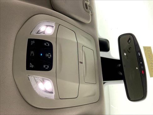 Used 2018 Chrysler Pacifica Touring-L Plus FWD image 37