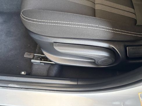 Used 2025 Hyundai Venue SEL FWD image 22