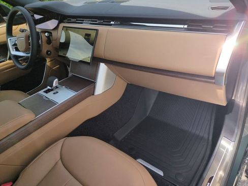 New 2026 Land Rover Range Rover Long Wheelbase SE AWD/4WD image 19