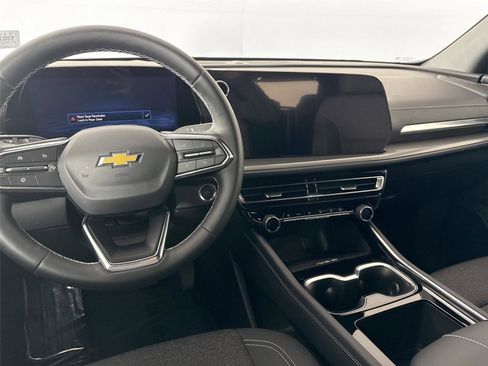 Used 2026 Chevrolet Traverse LT image 33