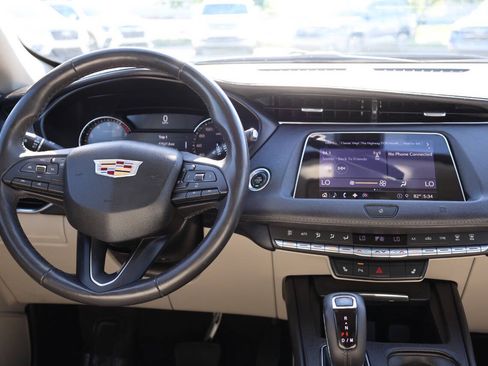 Used 2019 Cadillac XT4 Luxury AWD/4WD image 24