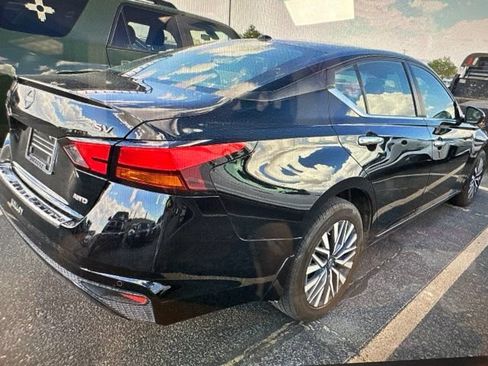 Used 2023 Nissan Altima 2.5 SV AWD/4WD image 6