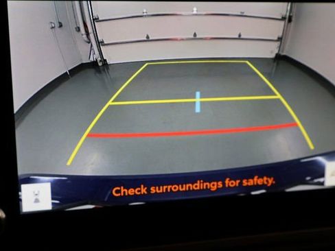 Used 2025 Toyota Camry SE image 26