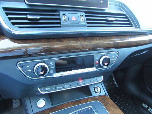 Used 2018 Audi Q5 2.0T Premium Plus image 18