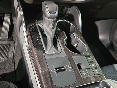 New 2026 Toyota Highlander Limited AWD/4WD image 19