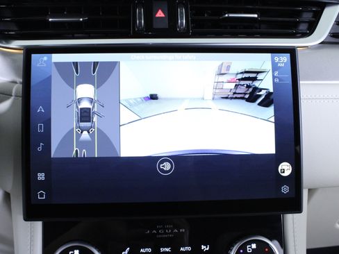 Used 2025 Jaguar F-PACE R-Dynamic S image 28