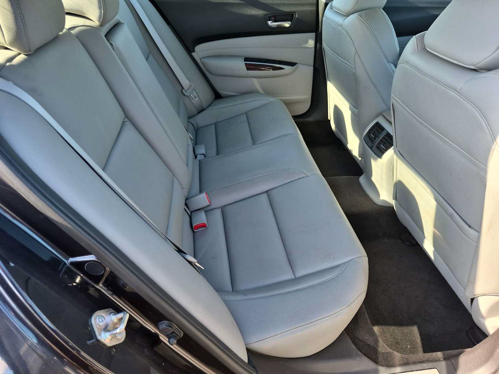 Used 2015 Acura TLX FWD image 21