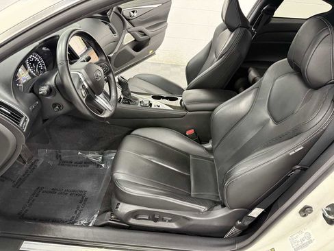 Used 2017 INFINITI Q60 w/ Premium Package image 11