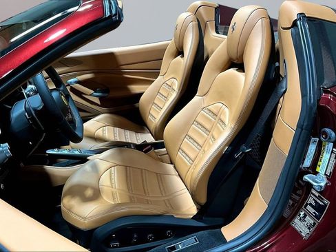 Used 2021 Ferrari F8 Tributo RWD image 19