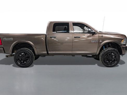 Used 2018 RAM 2500 Tradesman w/ Chrome Appearance Group image 5