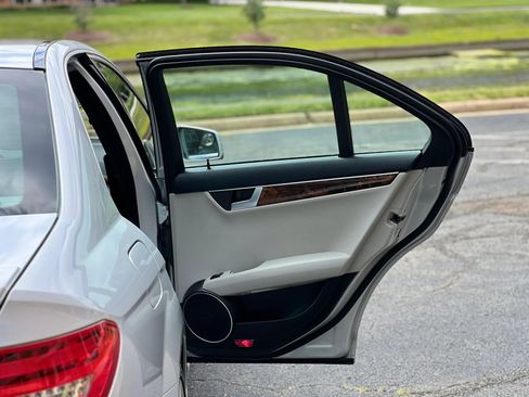Used 2013 Mercedes-Benz C 250 Sedan w/ Multimedia Pkg image 40