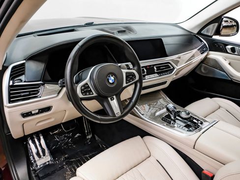 Used 2020 BMW X7 M50i w/ Dynamic Handling Package AWD/4WD image 12