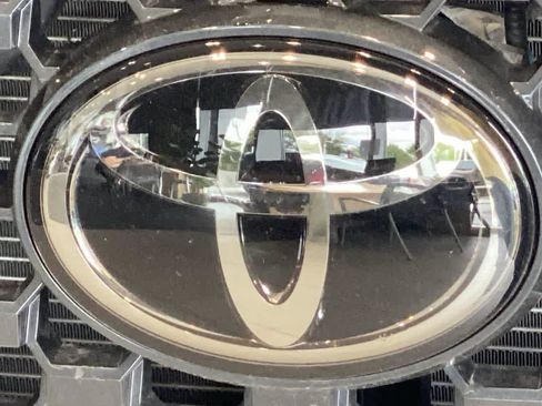 Used 2018 Toyota Tundra Platinum AWD/4WD image 10