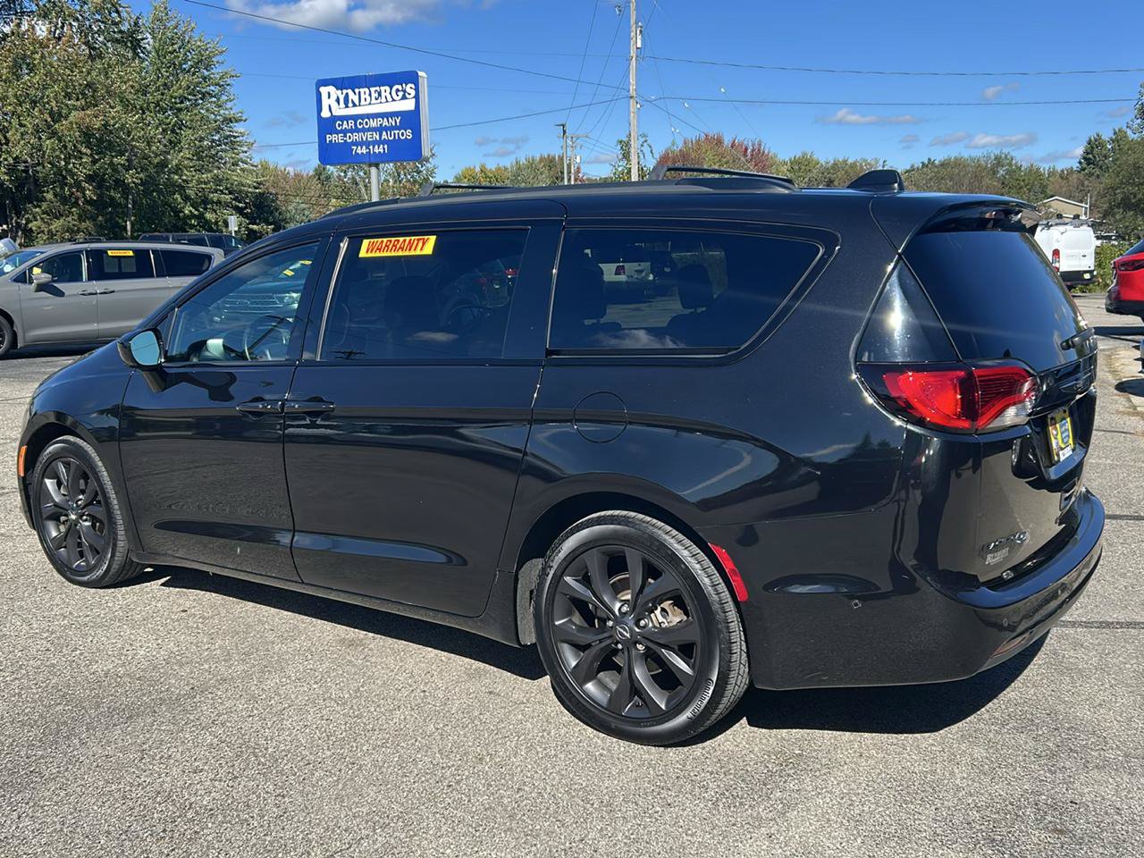 Used 2019 Chrysler Pacifica Touring-L w/ Advanced Safetytec Group FWD image 2