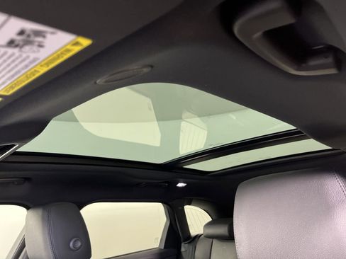 New 2025 Land Rover Range Rover Velar S image 12