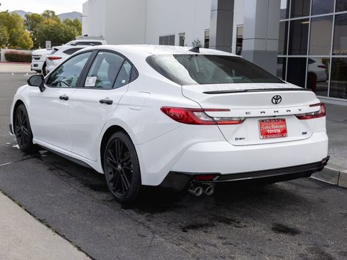New 2026 Toyota Camry Hybrid FWD image 7