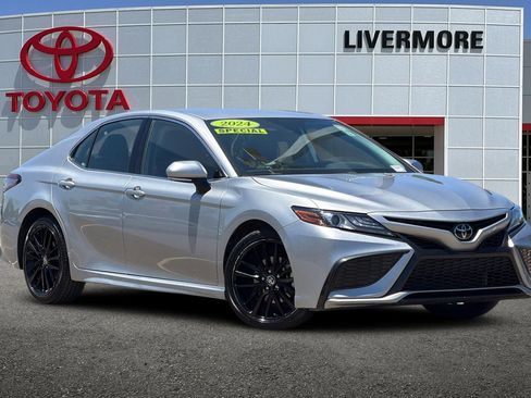 Used 2024 Toyota Camry XSE FWD image 2