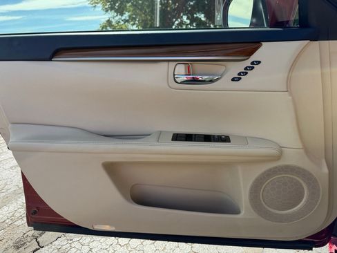 Used 2013 Lexus ES 300h w/ Premium Pkg FWD image 13