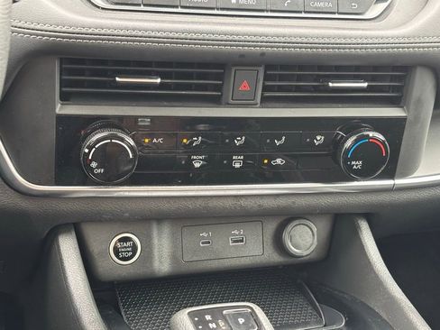 Used 2023 Nissan Rogue S image 19