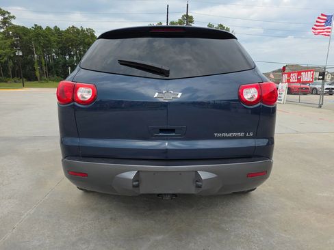 Used 2011 Chevrolet Traverse LS image 15