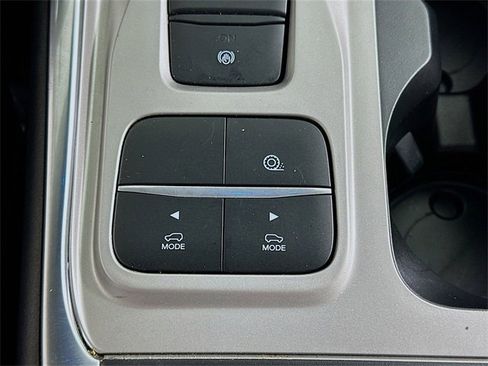 Used 2022 Ford Explorer XLT w/ Equipment Group 202A image 21