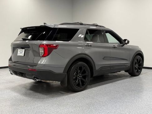 Used 2024 Ford Explorer ST-Line w/ Class IV Trailer Tow Package RWD image 8