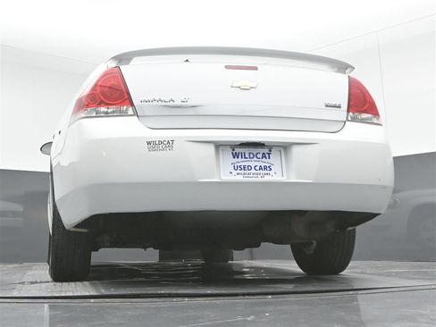 Used 2010 Chevrolet Impala LT w/ Luxury Edition Package image 32