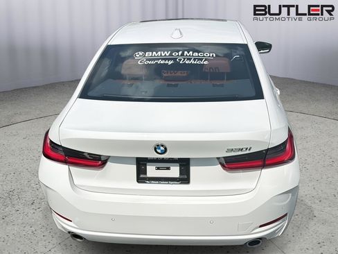 Certified 2025 BMW 330i Sedan w/ Premium Package RWD image 9