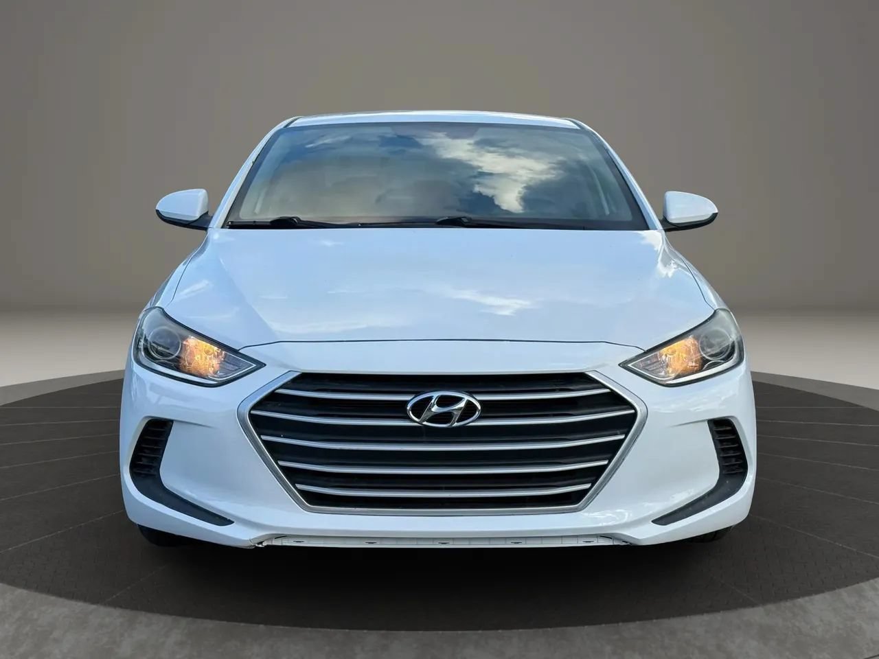 Used 2017 Hyundai Elantra SE FWD image 2