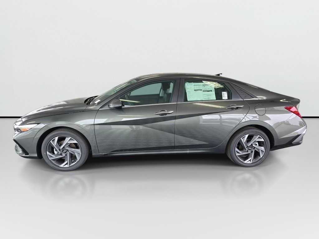 New 2026 Hyundai Elantra Limited FWD image 7