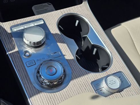 New 2026 Genesis GV80 2.5T Advanced image 19