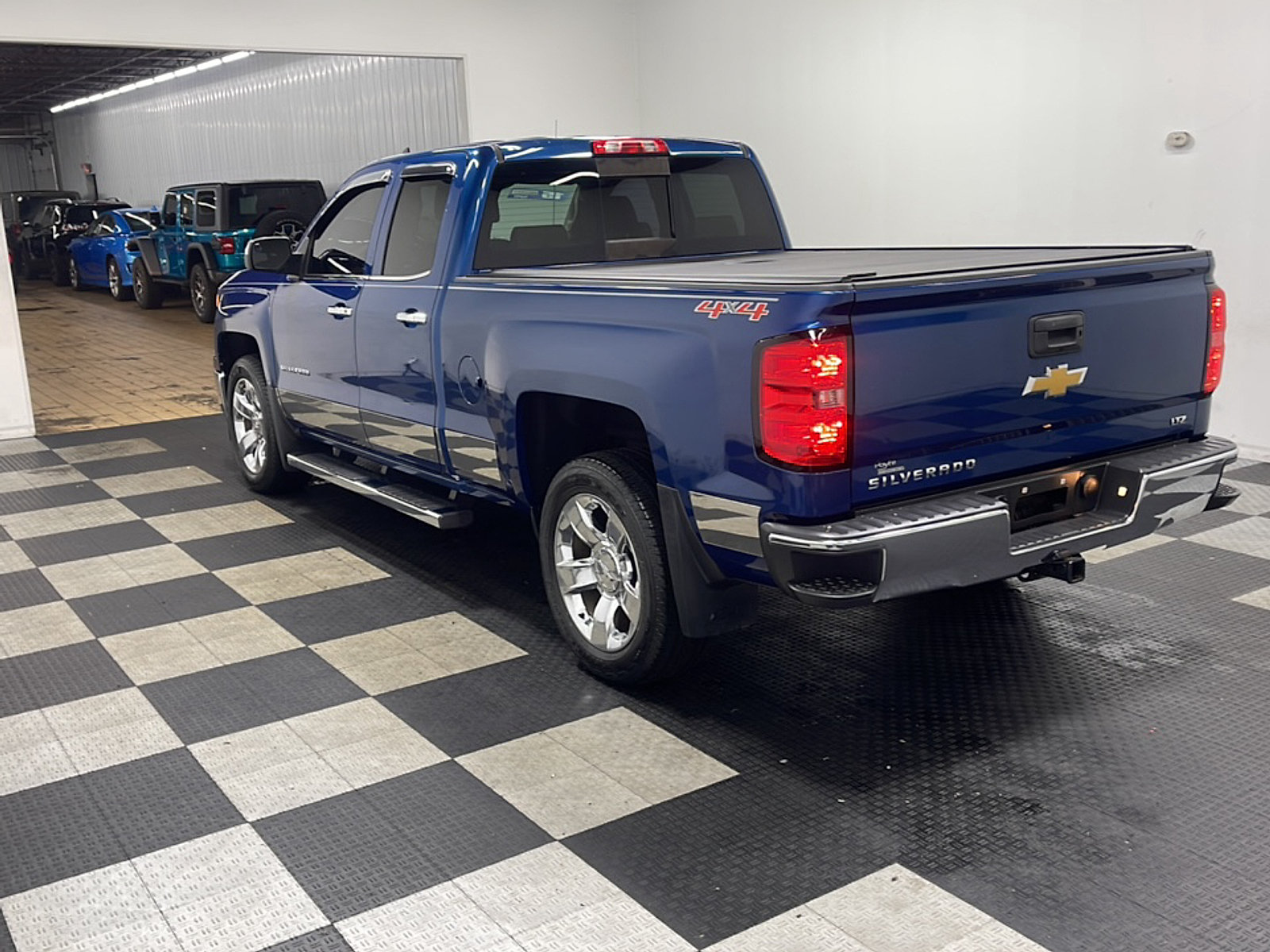Used 2015 Chevrolet Silverado 1500 LTZ AWD/4WD image 15