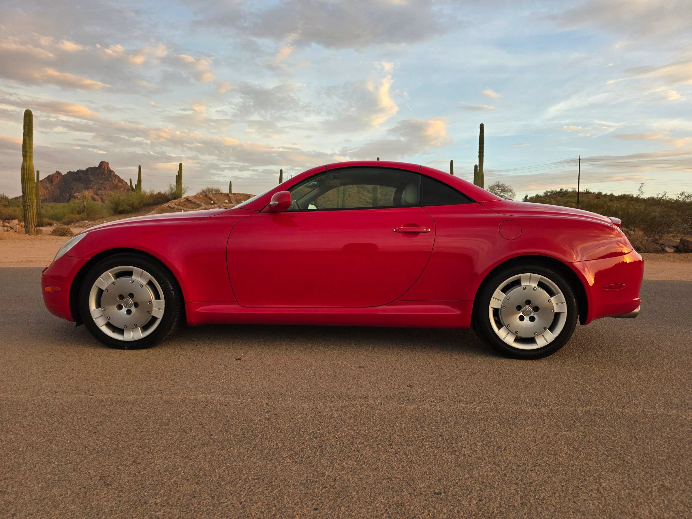 Used 2002 Lexus SC 430 Convertible RWD image 2