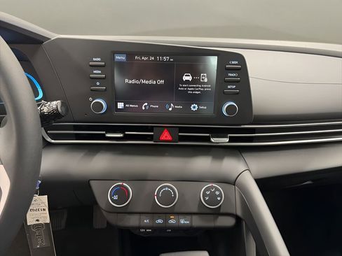 New 2026 Hyundai Elantra SE FWD image 21