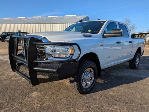 Used 2022 RAM 2500 Tradesman w/ Chrome Appearance Group image 8