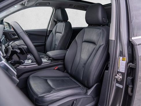Used 2022 Audi Q7 Premium Plus image 16