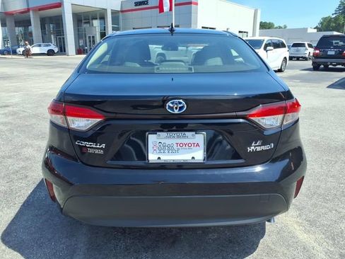 Used 2024 Toyota Corolla LE FWD image 2
