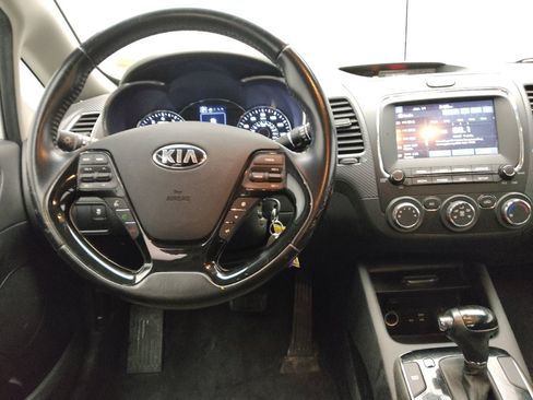 Used 2017 Kia Forte S image 22