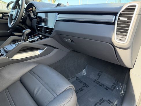 Certified 2023 Porsche Cayenne Turbo S image 16