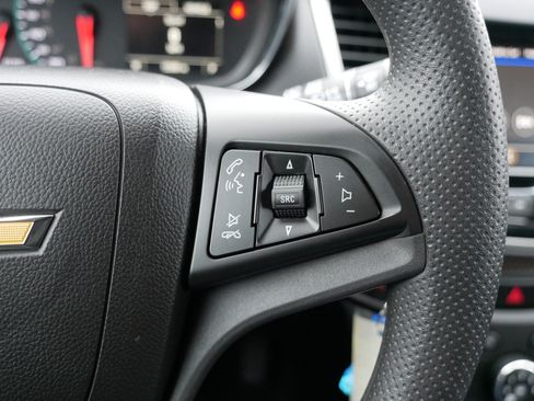 Used 2022 Chevrolet Trax LS w/ Tint and Cruise Package image 28