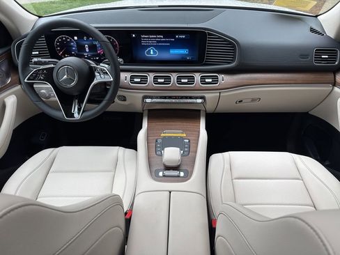 Certified 2025 Mercedes-Benz GLS 450 4MATIC image 22