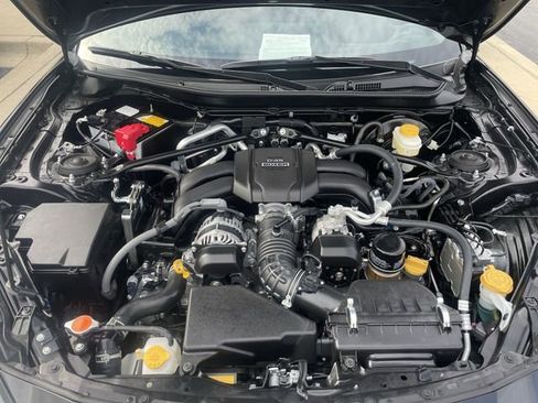 Used 2025 Toyota GR86 Premium w/ ALL Weather Mat Package (TMS) RWD image 40