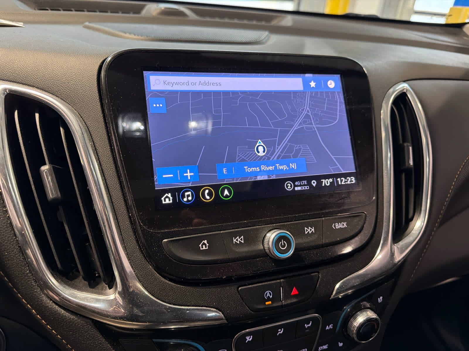 Used 2022 Chevrolet Equinox Premier AWD/4WD image 8