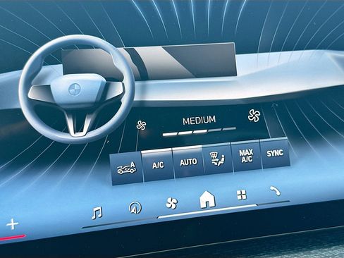 New 2025 BMW 330i Sedan w/ Premium Package image 16