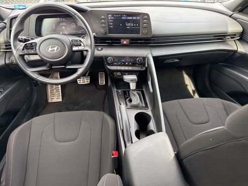 Certified 2025 Hyundai Elantra Sport image 4