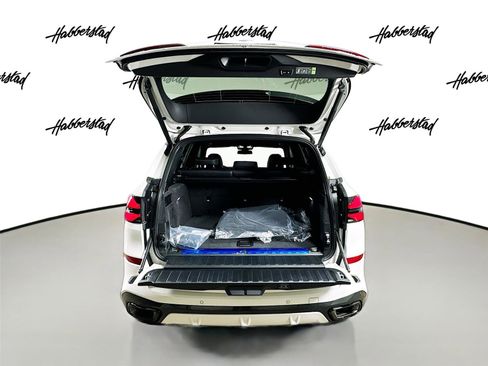 New 2026 BMW X5 xDrive50e w/ Executive Package image 28