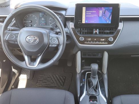 Used 2024 Toyota Corolla Cross LE FWD image 30
