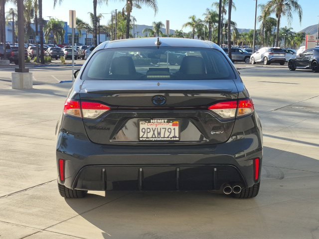 Used 2025 Toyota Corolla SE w/ SE Premium Package FWD image 6