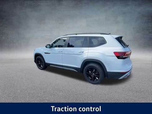 New 2025 Volkswagen Atlas Peak Edition SE image 17
