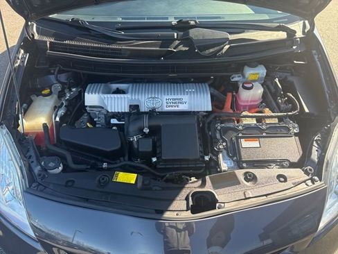Used 2014 Toyota Prius Five image 22